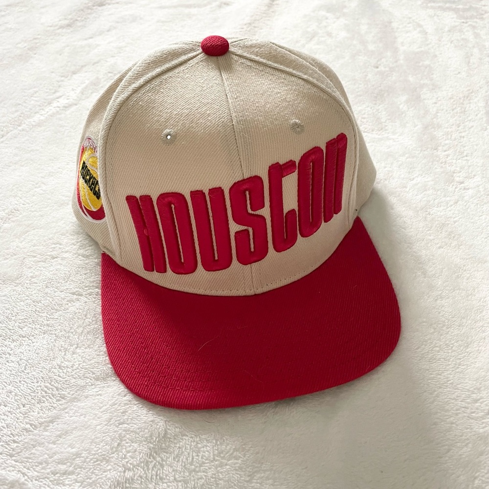 Mitchell & Ness Red and Cream Houston Rockets Hat